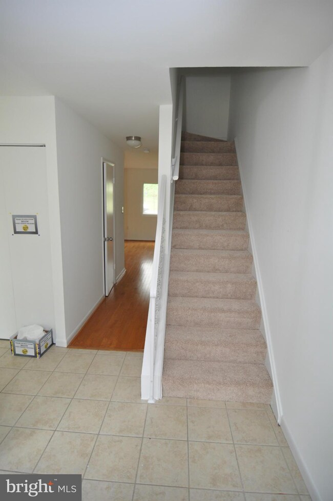 6929 Cipriano Woods Ct, Lanham, MD 20706 - photo 3