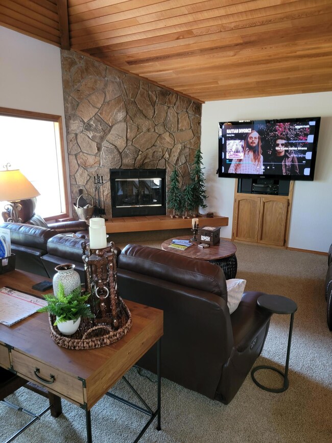 17750 Malheur Ln unit 14, Sunriver, OR 97707 - photo 3