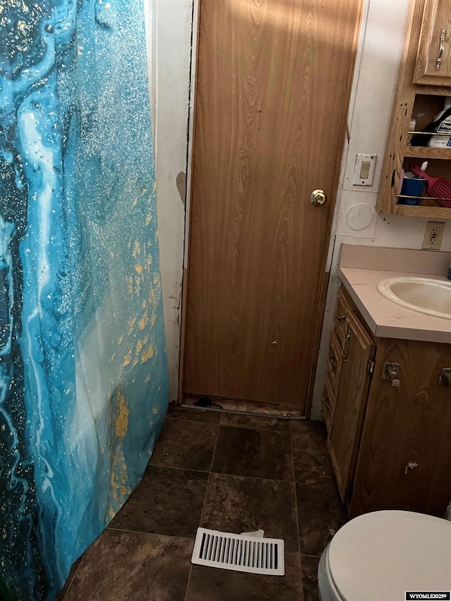 305 E Center St, Rawlins, WY 82301 - photo 3