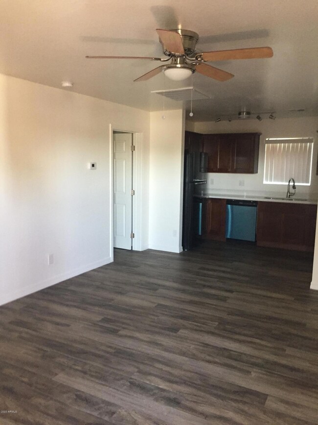 2301 N 28th St unit 4, Phoenix, AZ 85008 - photo 3