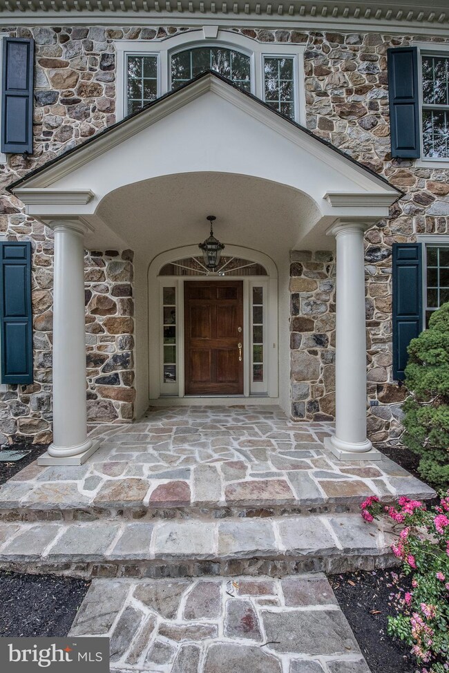 37 Harrison Dr, Newtown Square, PA 19073 - photo 2