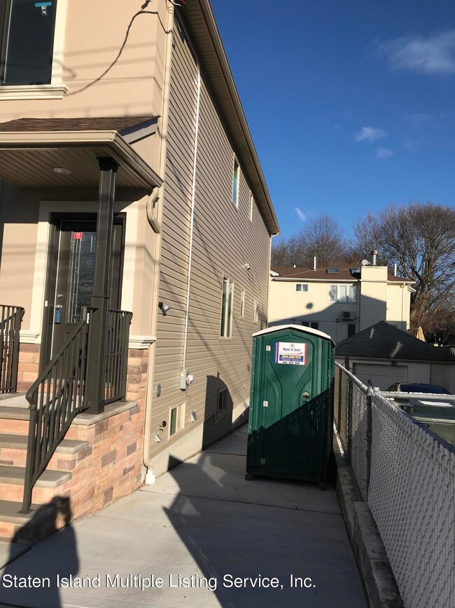 53 Parkinson Ave, Staten Island, NY 10305 - photo 3
