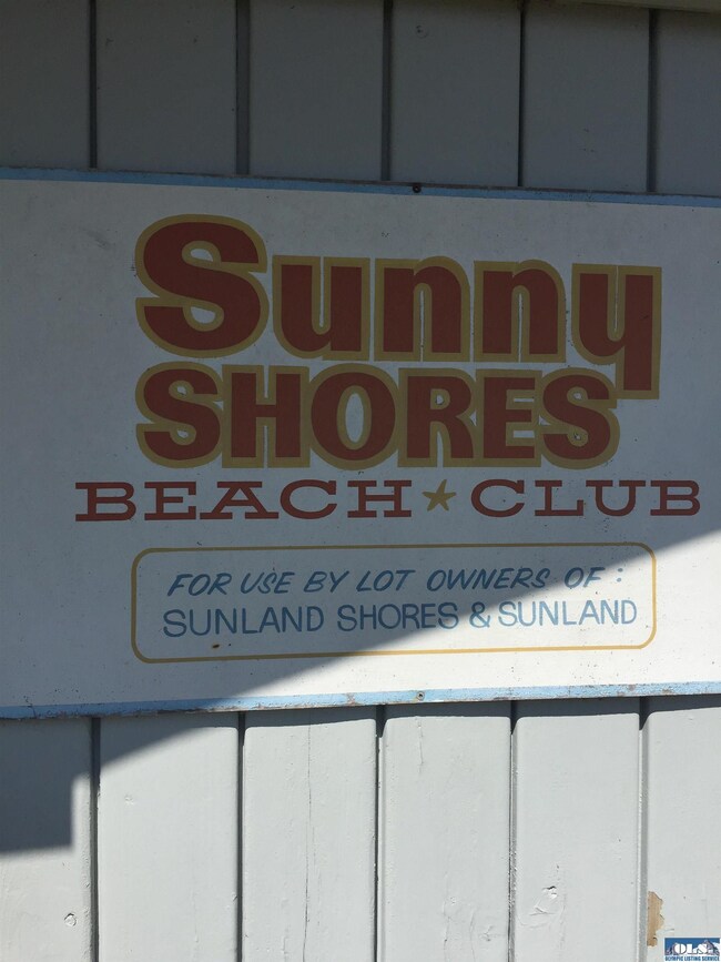 Sunny Shores beach rights allow Sunland homeowners to have private beach access in Jamestown area.