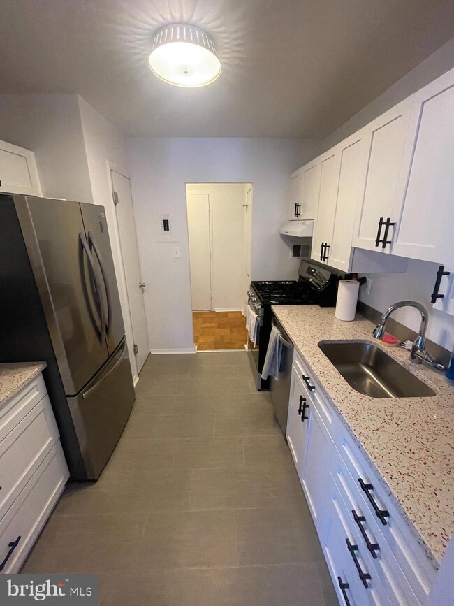 4343 Cherry Hill Rd unit 201, Arlington, VA 22207 - photo 5