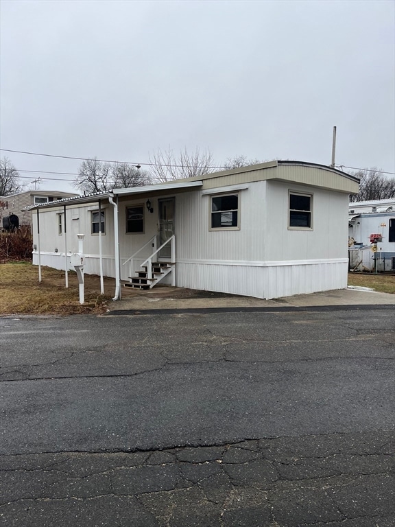 32 Mockingbird Dr, Chicopee, MA 01020 - photo 3