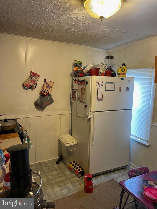 409 Beech St, Pottstown, PA 19464 - photo 6