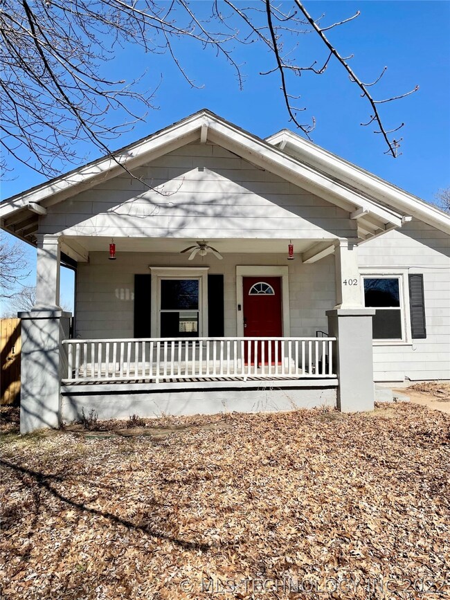 402 E 6th St, Claremore, OK 74017 - photo 2