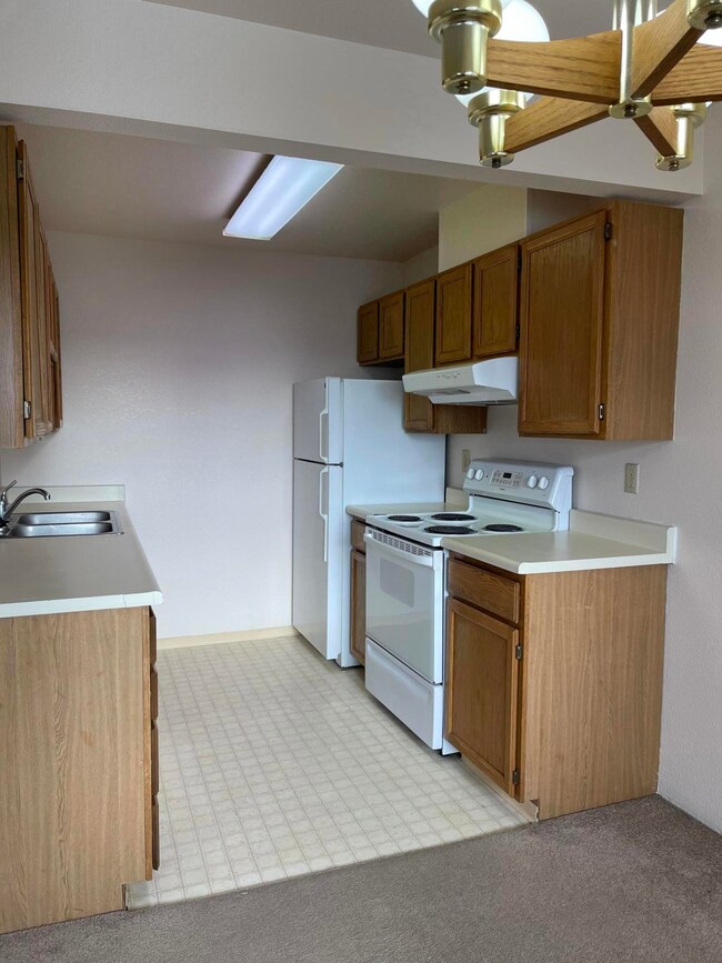 3570 W Dimond Blvd unit B11, Anchorage, AK 99502 - photo 7