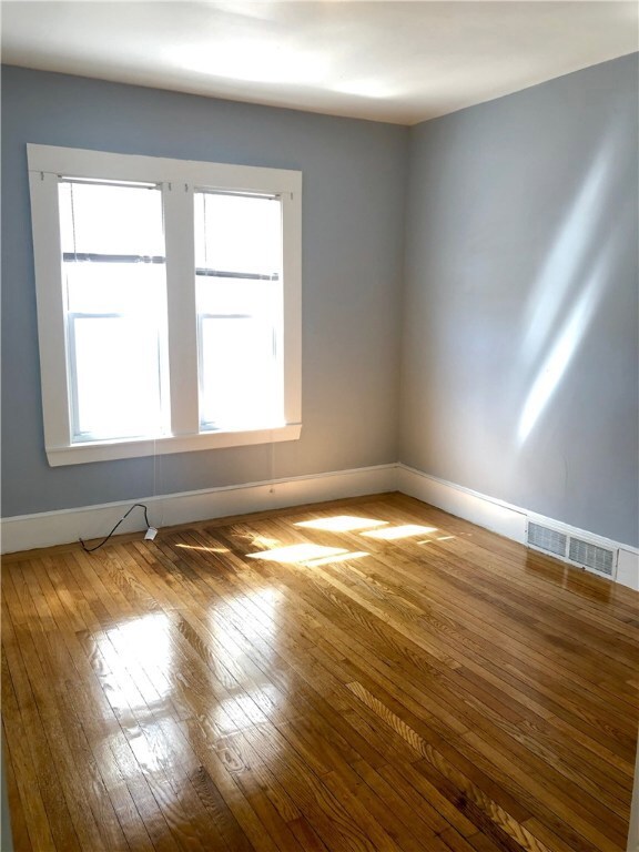 21 Thackeray St, Providence, RI 02907 - photo 7