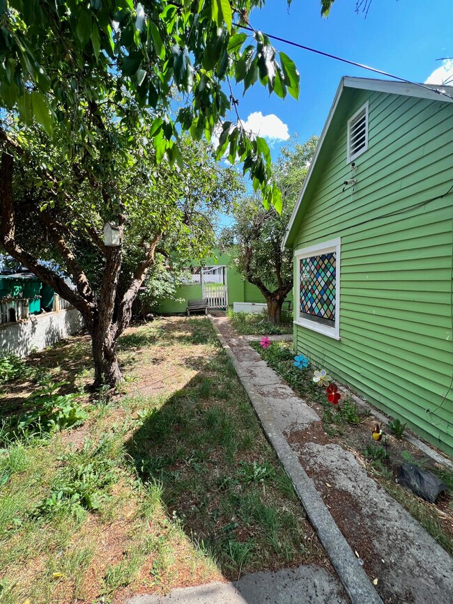 1512 Summers Ln, Klamath Falls, OR 97603 - photo 2