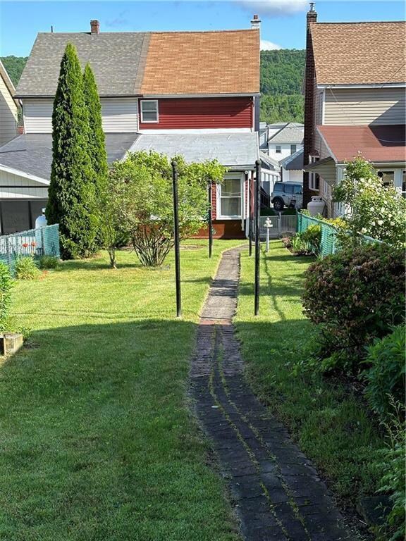 622 E Bertsch St, Lansford, PA 18232 - photo 6