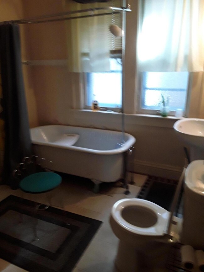 742 Linwood full bath