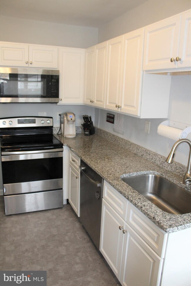 227 Beechwood Rd, Brookhaven, PA 19015 - photo 3