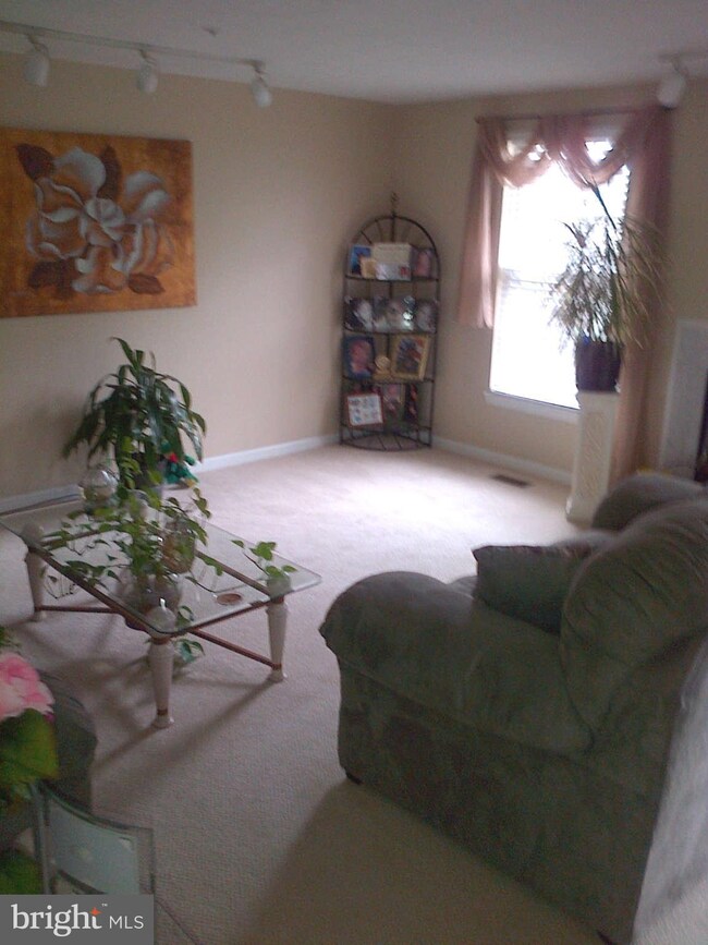 9413 Joleon Rd, Randallstown, MD 21133 - photo 7