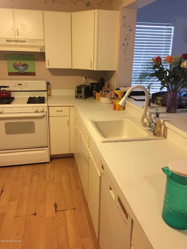 50 Phoenix Ct unit 144, Tinton Falls, NJ 07712 - photo 3