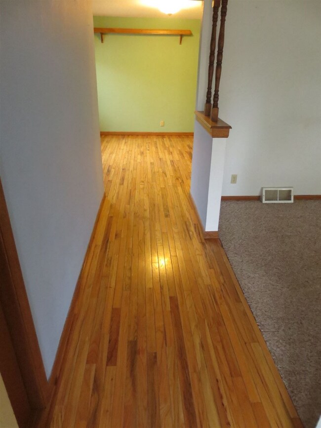 1613 W Burbank Ave, Janesville, WI 53546 - photo 2