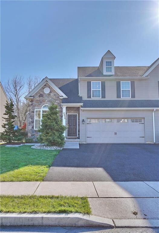 2272 Creekside Dr, Coplay, PA 18037 - photo 2