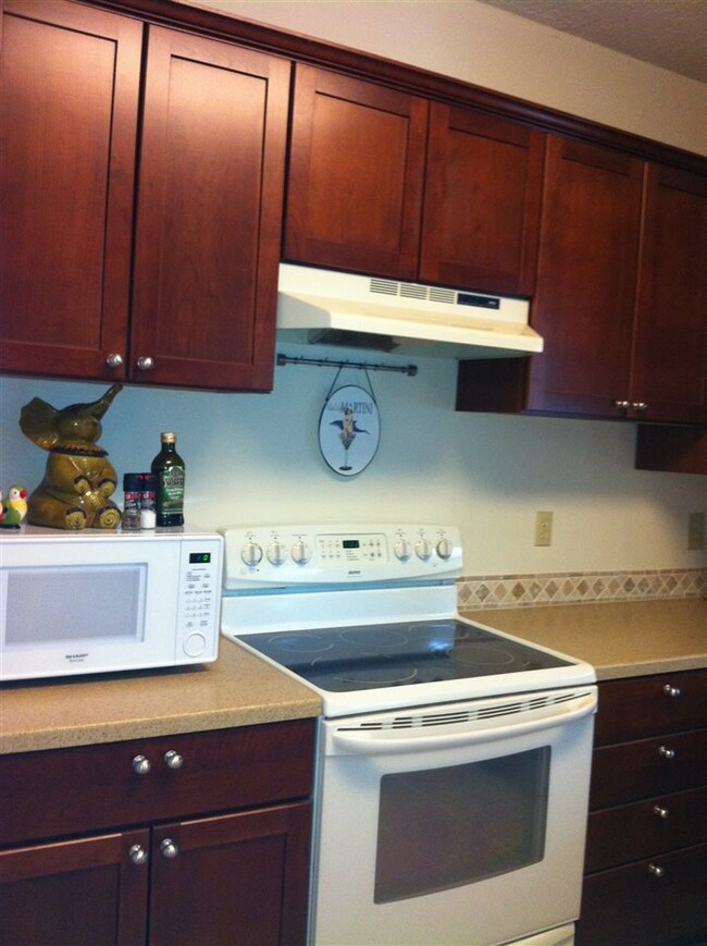 Tile Floor, All Appliances stay with home