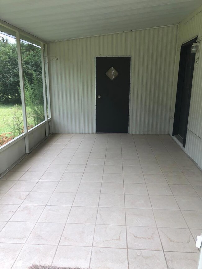 252 Wynn Dr, Albany, GA 31705 - photo 2