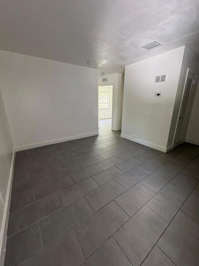 914 3rd St unit 2, West Palm Beach, FL 33401 - photo 6