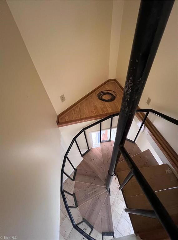 5269 Sweetwater Ct, Greensboro, NC 27407 - photo 3