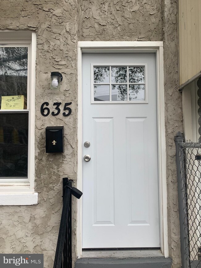 635 N 6th St, Camden, NJ 08102 - photo 2