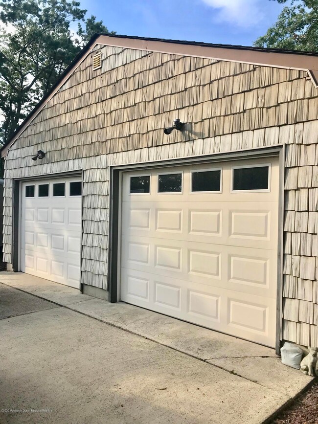 301 Mermaid Dr, Manahawkin, NJ 08050 - photo 4