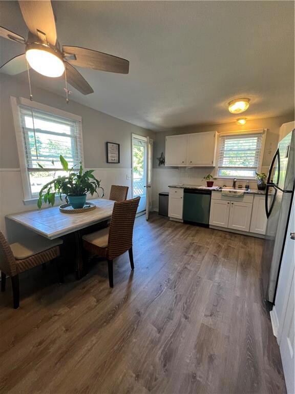 Eat In Kitchen