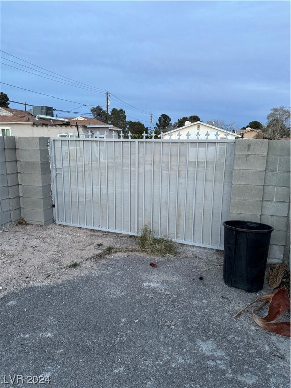 with car gate entrance on Arville