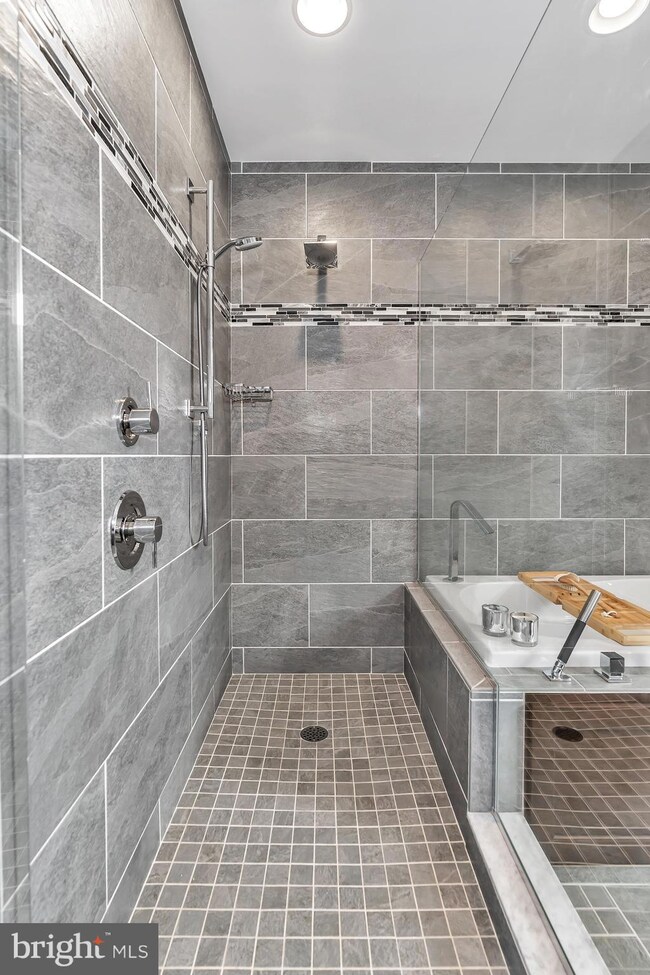 212 Marian Ct, Hockessin, DE 19707 - photo 2