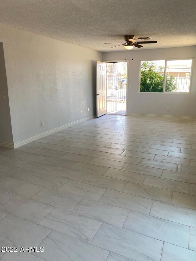 4241 N 69th Dr unit 1302, Phoenix, AZ 85033 - photo 2