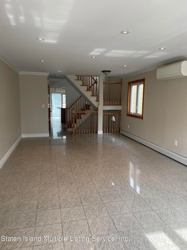 107 Cotter Ave, Staten Island, NY 10306 - photo 3