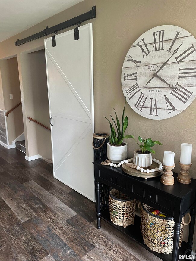 1209 Grandview Ave, Jacksonville, IL 62650 - photo 6