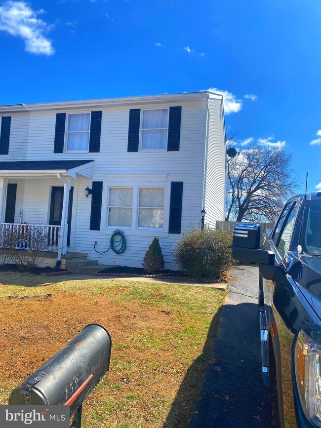 152 Stonegate Dr, Frederick, MD 21702 - photo 2