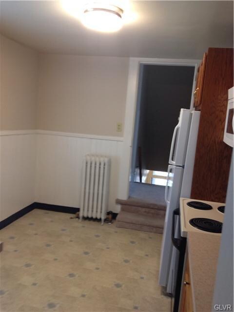 208 Mauch Chunk St, Nazareth, PA 18064 - photo 7