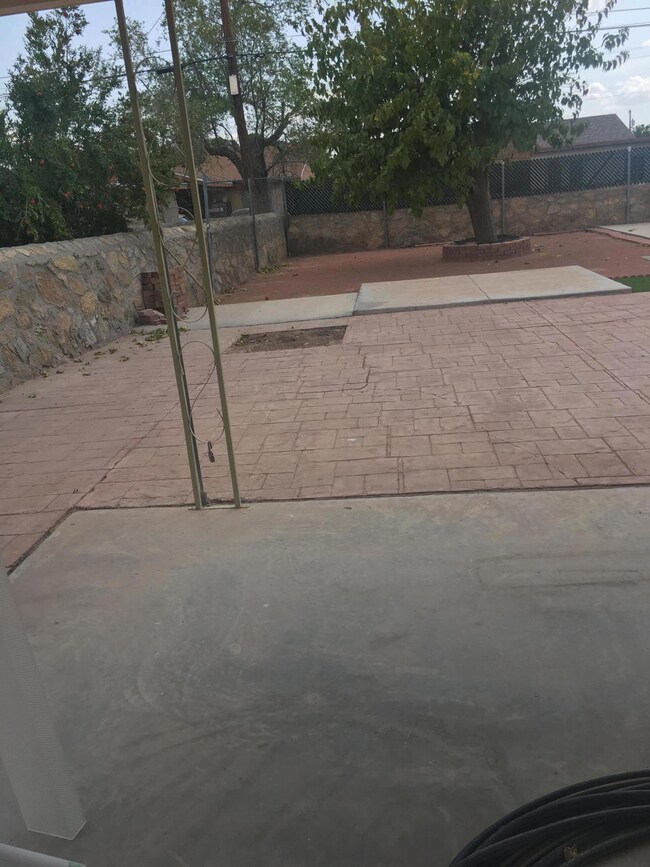 8116 La Paloma Cir, El Paso, TX 79907 - photo 3