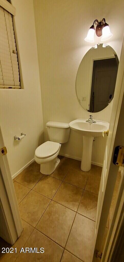 Half bath_Minton