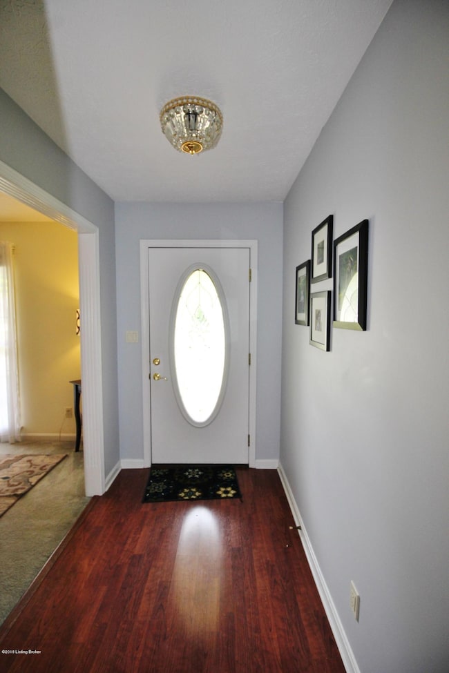 8306 Delightful Ct, Louisville, KY 40291 - photo 2