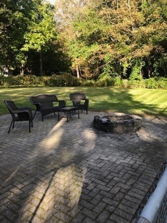 1029 S Main St, Bellingham, MA 02019 - photo 5