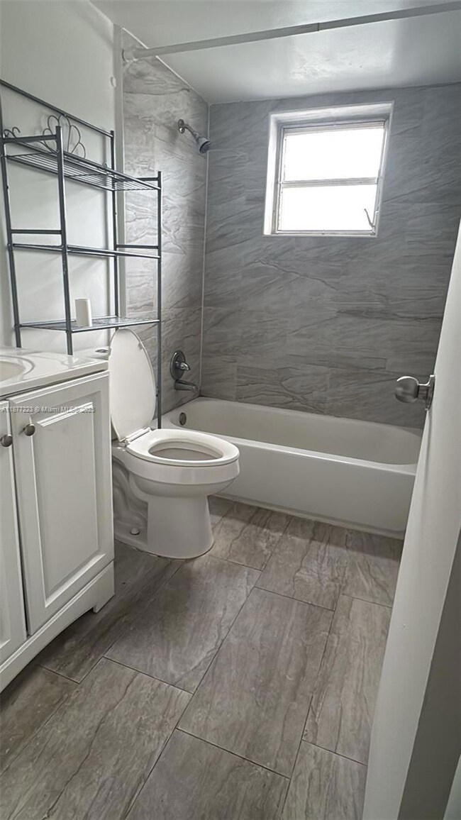 1501 NE 34th Ct unit 6, Oakland Park, FL 33334 - photo 3