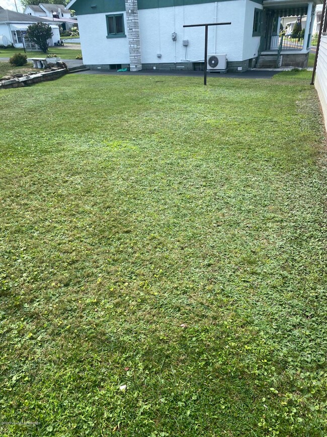 723 W Oak St, Old Forge, PA 18518 - photo 6