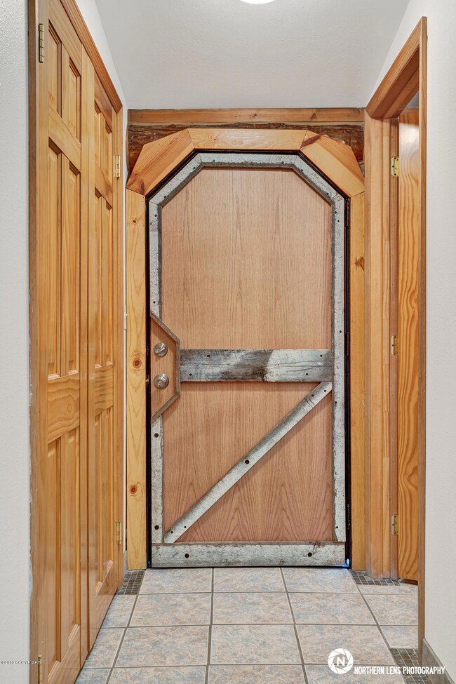 8_Entrance