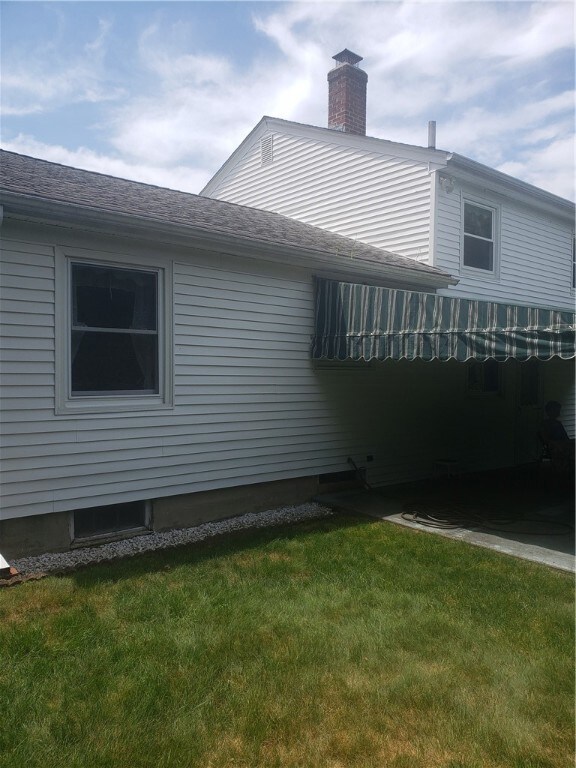 35 Village Cir, Warwick, RI 02888 - photo 4