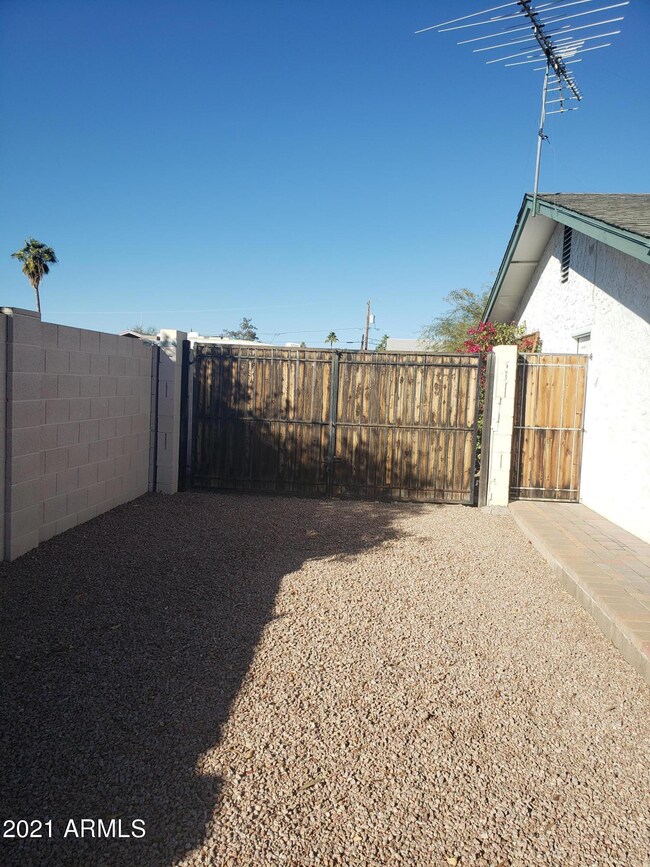 RV Gate
