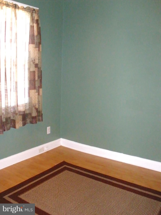 1020 Middlesex Rd, Essex, MD 21221 - photo 4