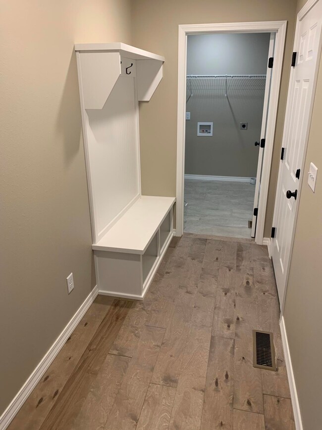 677 N Montego St, Nixa, MO 65714 - photo 3