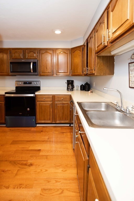 27 Lebeaux Dr unit 27, Shrewsbury, MA 01545 - photo 5