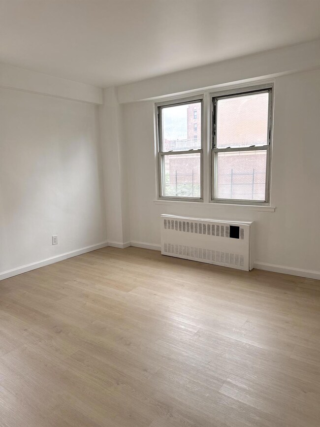 138-10 Franklin Ave unit 3L, Flushing, NY 11355 - photo 6