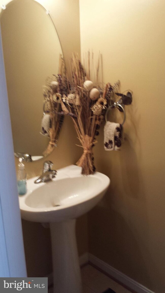 1223 Ring Bill Loop, Upper Marlboro, MD 20774 - photo 5