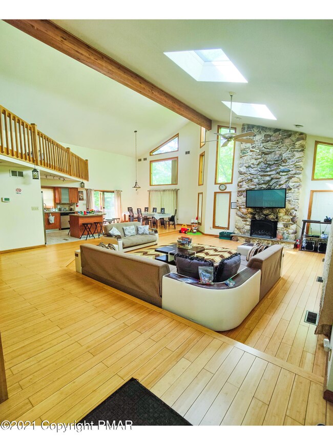 472 Lakeside Dr, East Stroudsburg, PA 18301 - photo 5